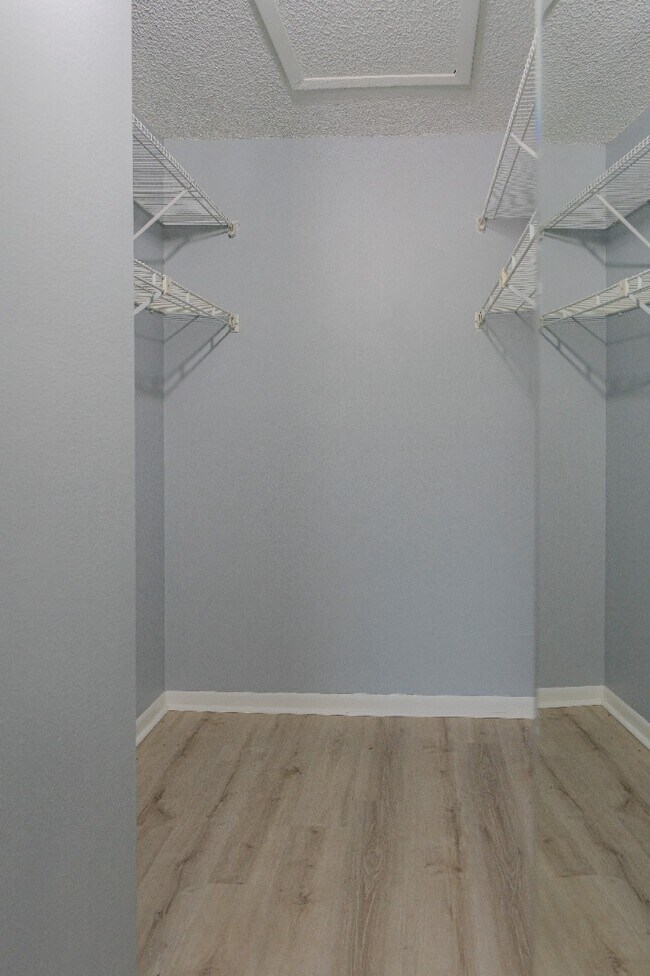 Building Photo - NEWLY REDUCED RENTAL PRICE!!