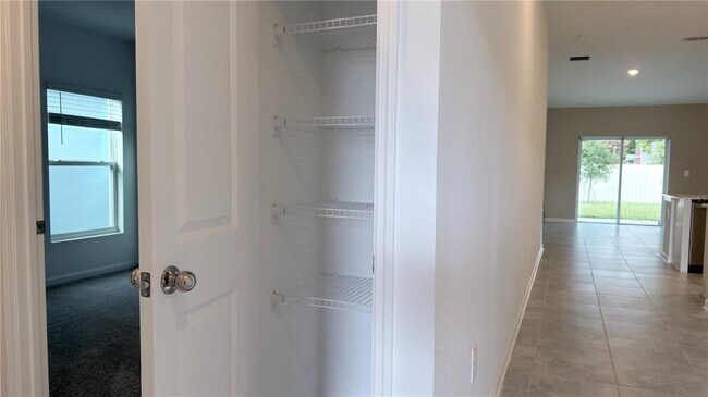 Building Photo - 1129 Deepwater Cir