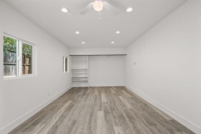 Building Photo - 789 Cañada Rd
