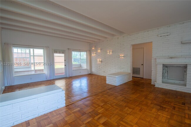 Building Photo - 85 S Hibiscus Dr