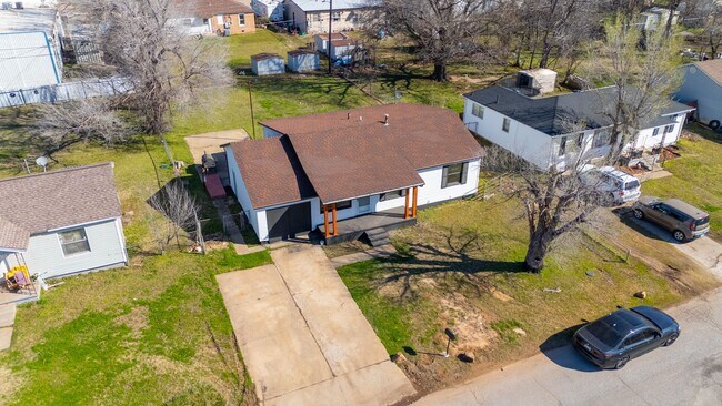 Building Photo - 4309 SE 40th St