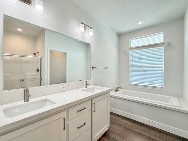 Building Photo - 11 Palm Via