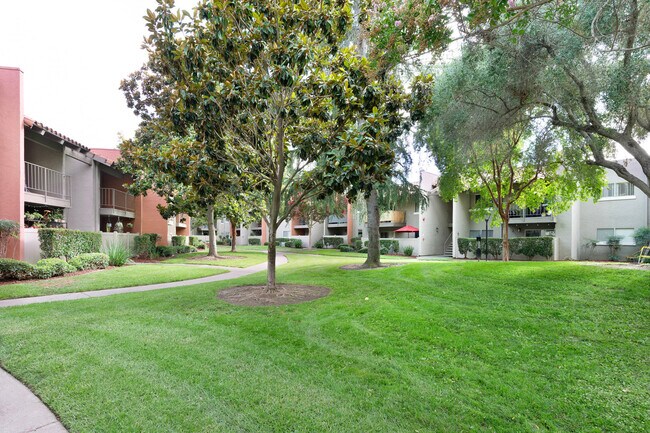 Building Photo - 350 Budd Ave