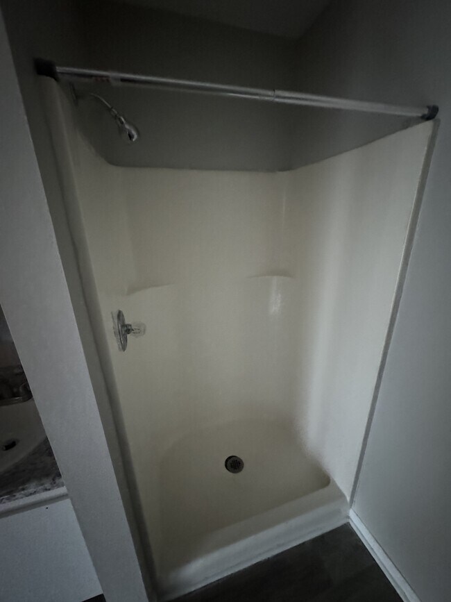 Building Photo - 835 Applewood Ln