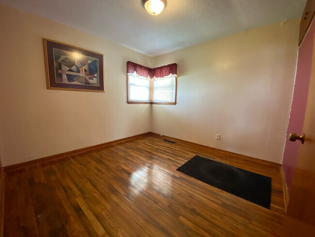 Building Photo - 900 4th Ave NE