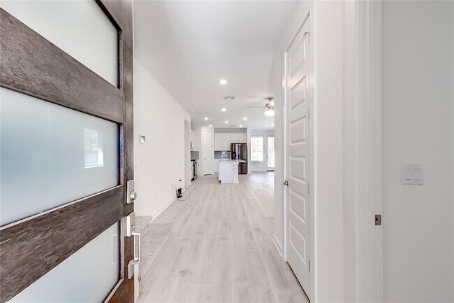 Building Photo - 2321 Bravo Pass