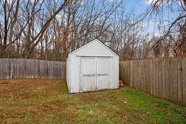 Building Photo - 40077 Big Chestnut Rd