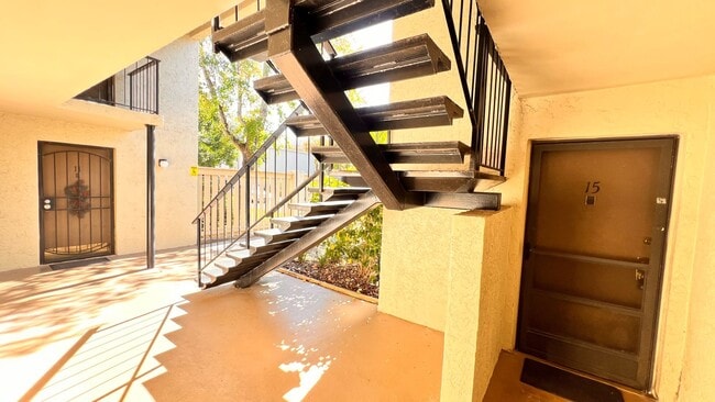 Building Photo - 1/1 Ready for Move In! Heart of Orlando Gated Community with Amenities!