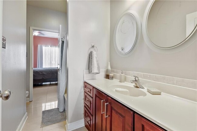 Building Photo - 1057 Marina Dr