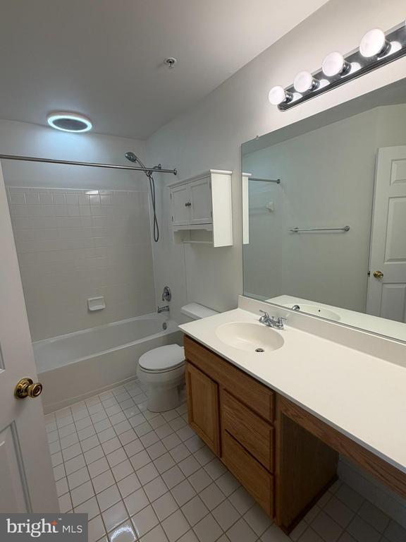 Building Photo - 10631 Sandown Way