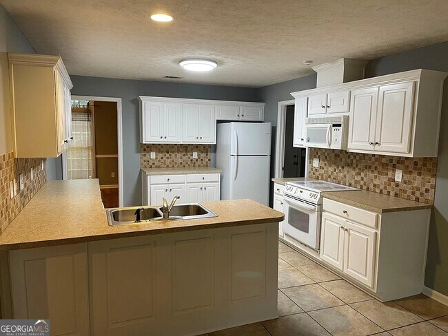 Building Photo - 7168 Village Loop
