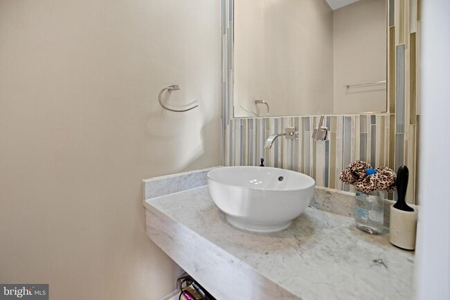 Building Photo - 3205 7th St NE