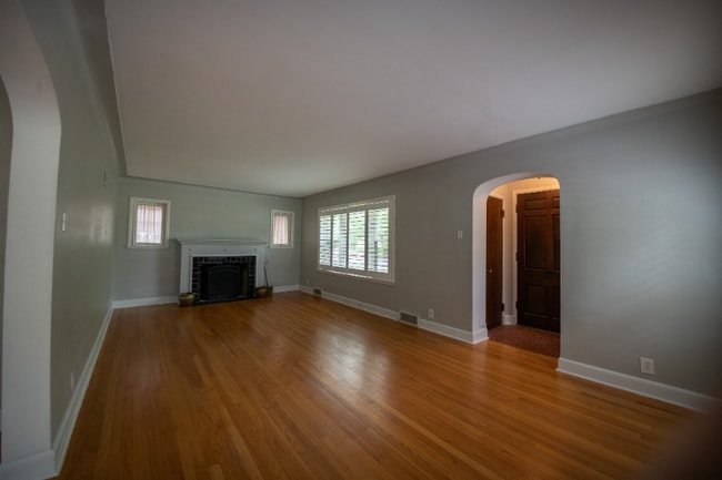 Building Photo - 6600 Nottingham Ave