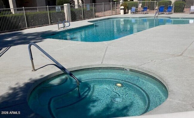 Building Photo - 10610 S 48th St