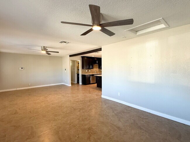 Building Photo - 7413 E Roosevelt St