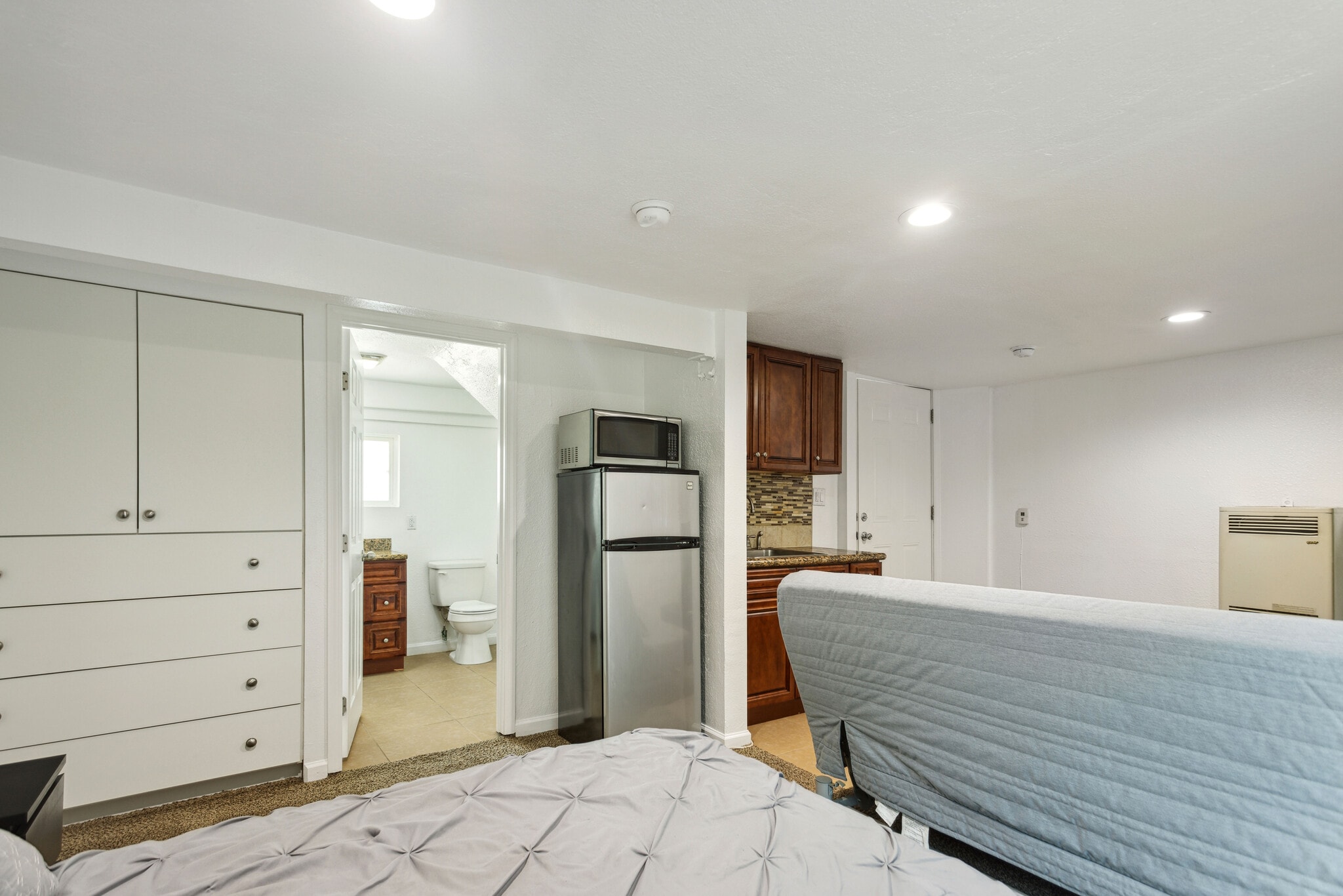 Building Photo - 1238 S Mullen Ave