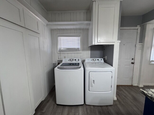 Building Photo - 2614 31st St