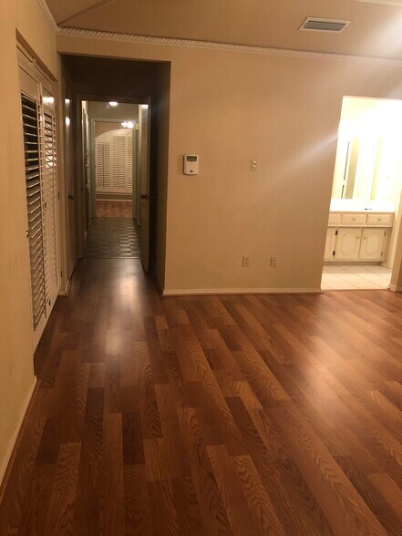 Building Photo - 2304 Canyon Valley Trl