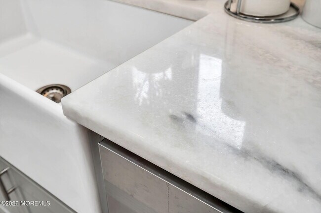 Building Photo - 658 Driftwood Pl