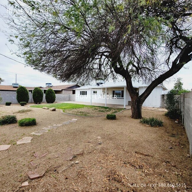 Building Photo - 3118 W Aster Dr