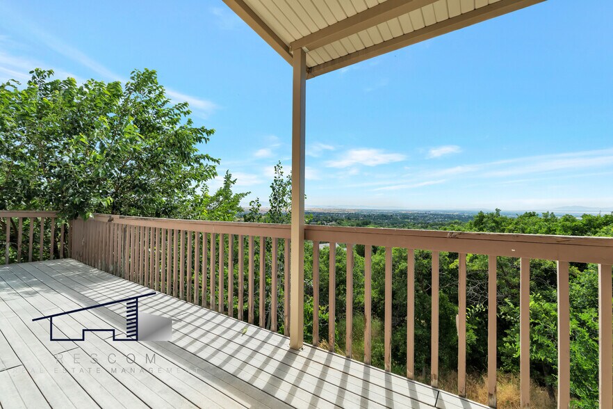 Building Photo - 5091 Ridgedale Dr