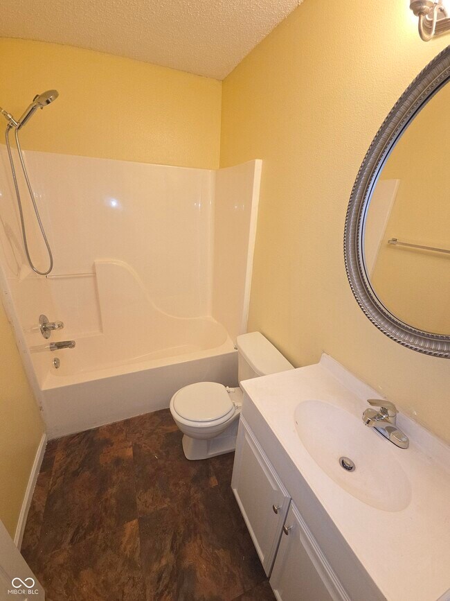Building Photo - 4320 Village Bend Ln
