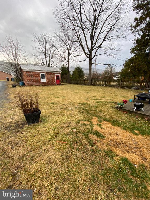 Building Photo - 135 W Main St