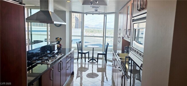 Building Photo - 2747 Paradise Rd