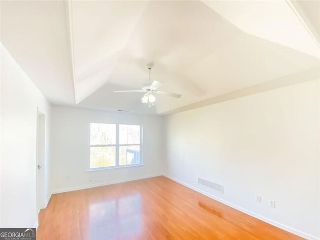 Building Photo - 1068 South Gordon Rd SW