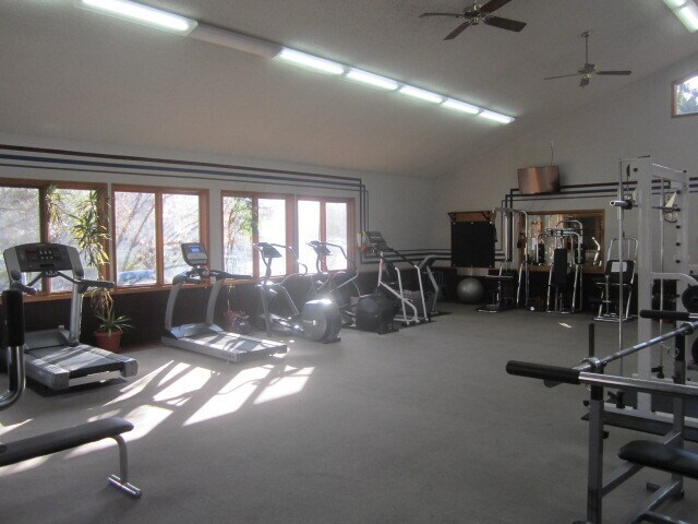 Building Photo - Large Updated One Bedroom Gold Run Condo!  Perfect Location!