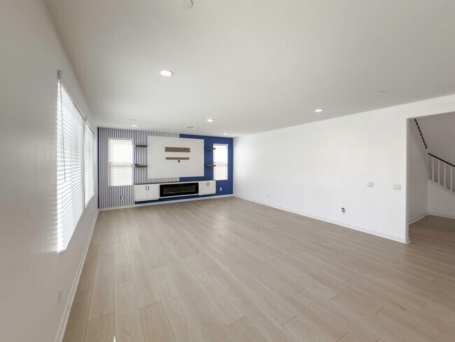 Building Photo - Newer Construction, Exquisite 4 Bedroom + ...