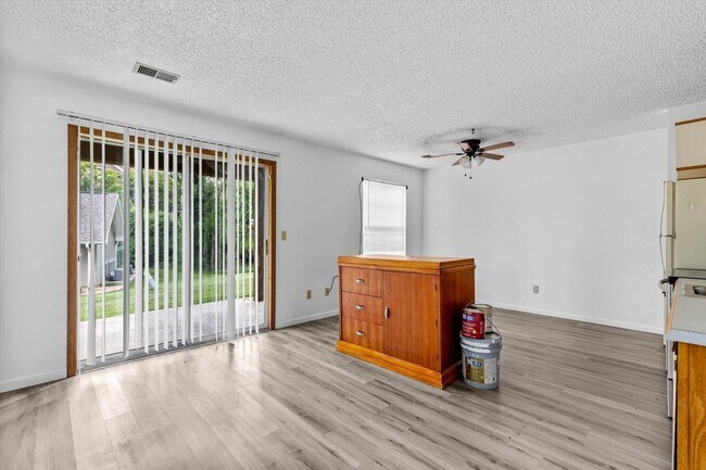Building Photo - Condo for rent