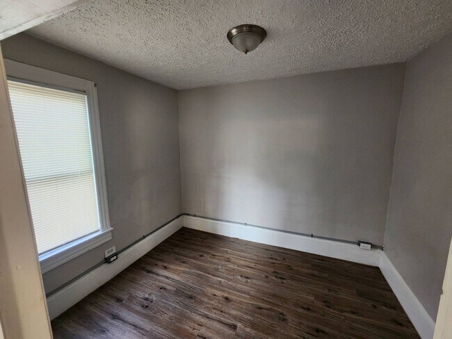 Building Photo - 5704 Fullerton Ave