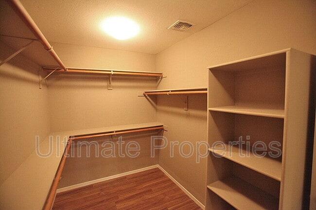 Building Photo - 16386 W Cottonwood St