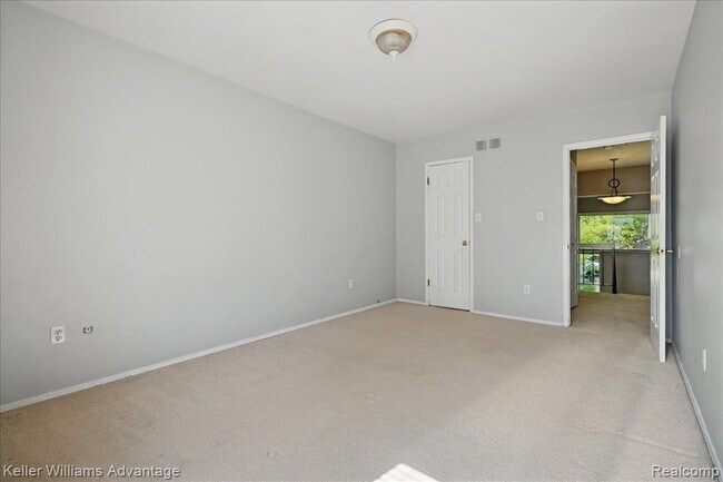 Building Photo - 5321 Fairway Ln