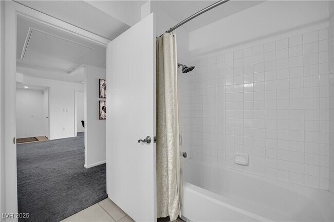 Building Photo - 1909 Mountain Hills Ct