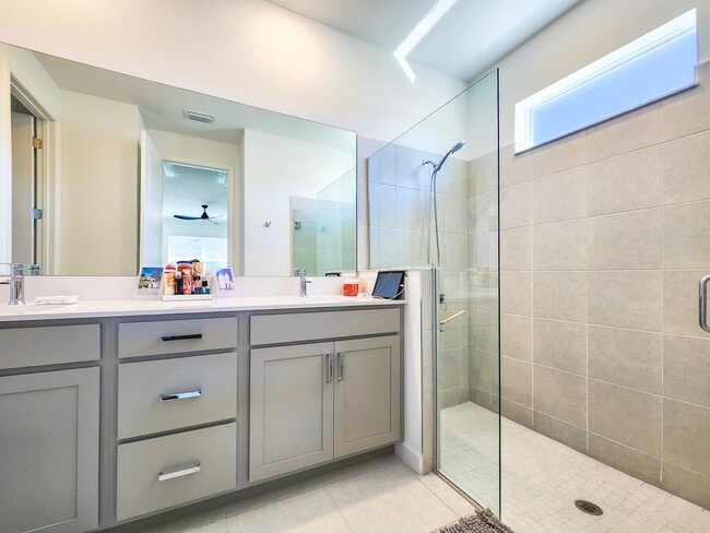Building Photo - Resort-style Living in Palm Bay