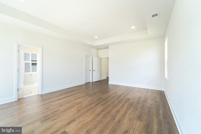 Building Photo - 41935 Spring Air Dr