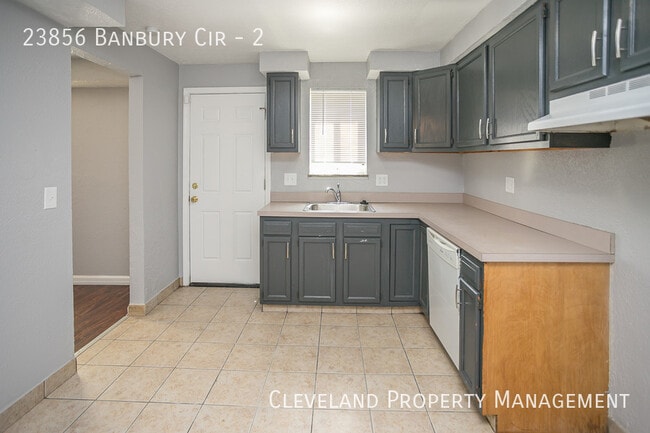 Building Photo - Updated 3 Bedroom Banbury Condo