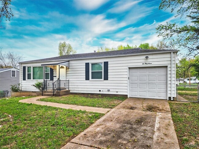 Building Photo - 637 Karess Dr