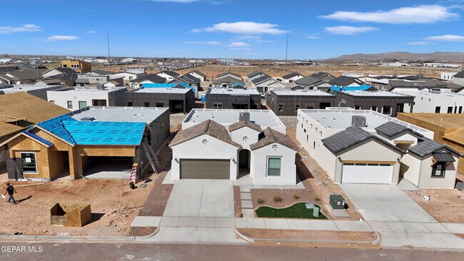 Building Photo - 15233 Expectation Ave