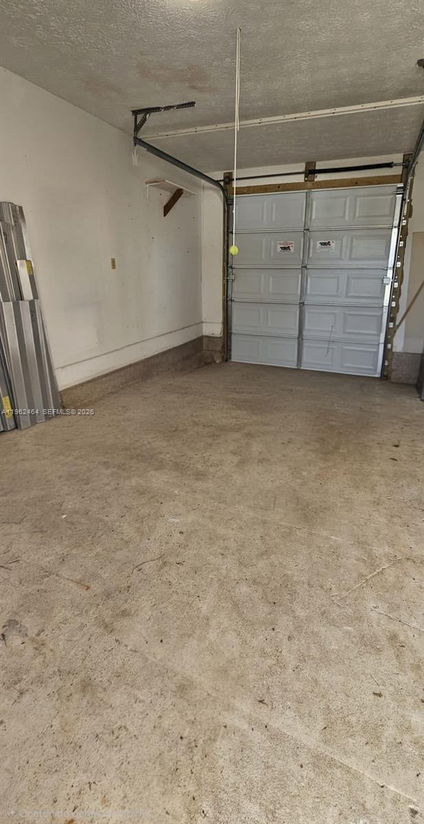 Building Photo - 613 SW Sandbar Terrace