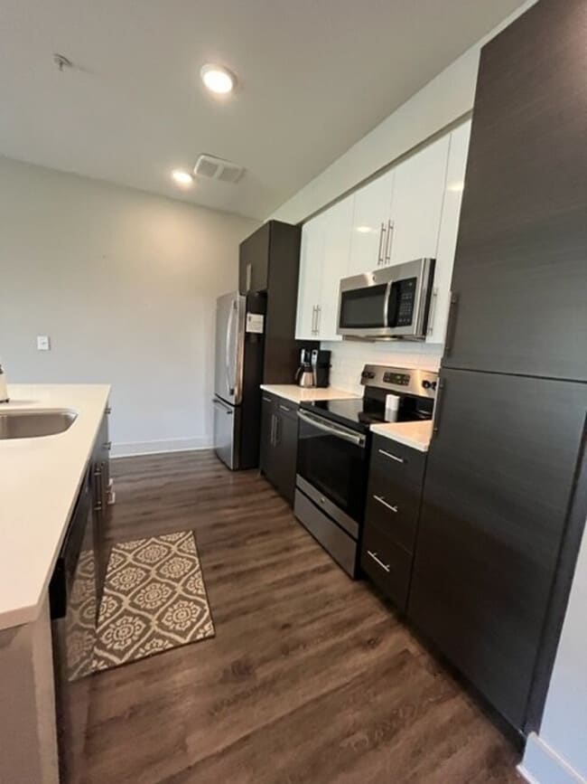 Building Photo - 455 14th St NW