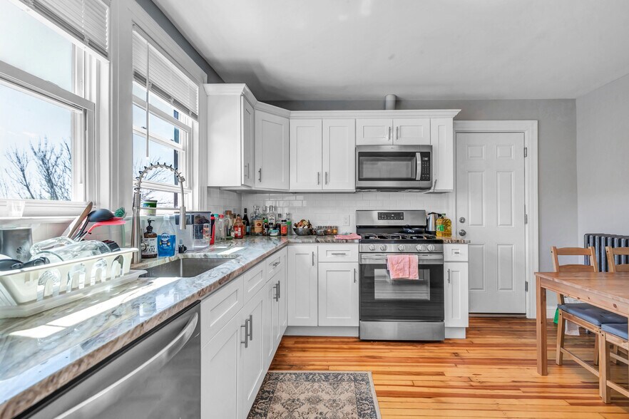 Building Photo - 4 Sheldon Terrace