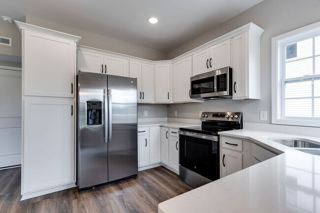 Building Photo - 4 Bedroom Dog Friendly Home For Rent Near Guthrie!