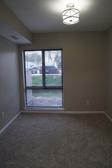 Building Photo - 6093 Majors Ln