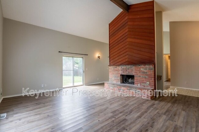 Building Photo - 7130 S Darlington Ave