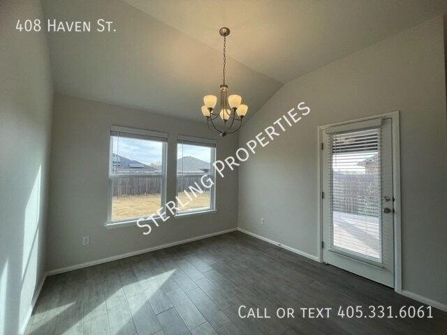 Building Photo - 408 Haven St