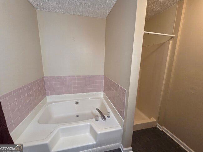 Building Photo - 160 Fox Meadow Dr