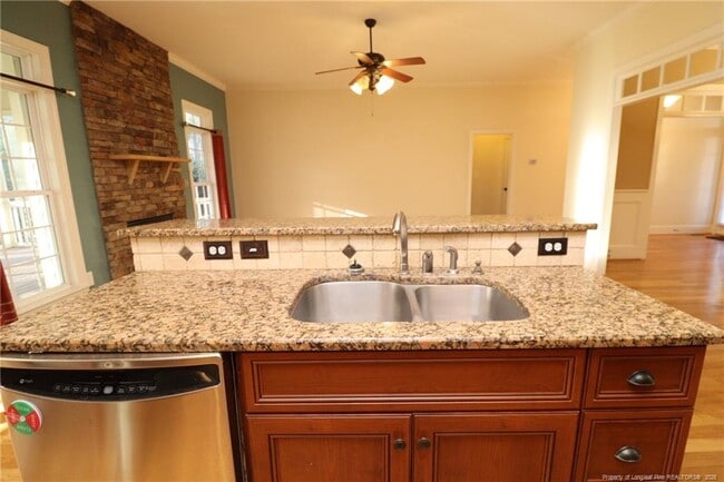 Building Photo - 7124 Blue Juniper Ct